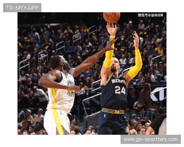 狄龙外线三分开火,太阳拉开比分取完胜