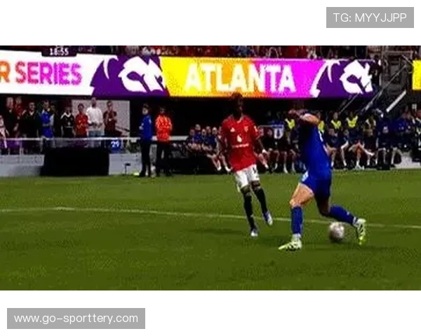 霍尔兜射破门瞬间，埃弗顿少一人作战反客为主